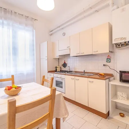 I-host Navigli - Fusetti דירה *